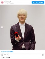 久しぶりの金髪姿を披露した坂口健太郎　※『東京タラレバ娘2020』インスタグラム