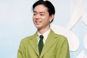 映画『糸』完成報告会に登場した菅田将暉