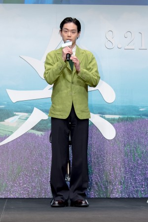 映画『糸』完成報告会に登場した菅田将暉