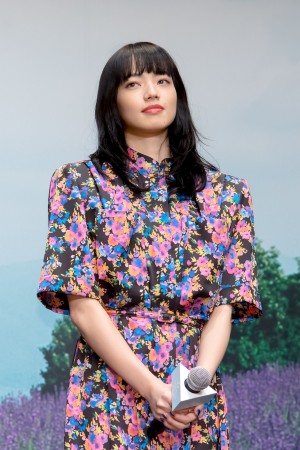 映画『糸』完成報告会に登場した小松菜奈