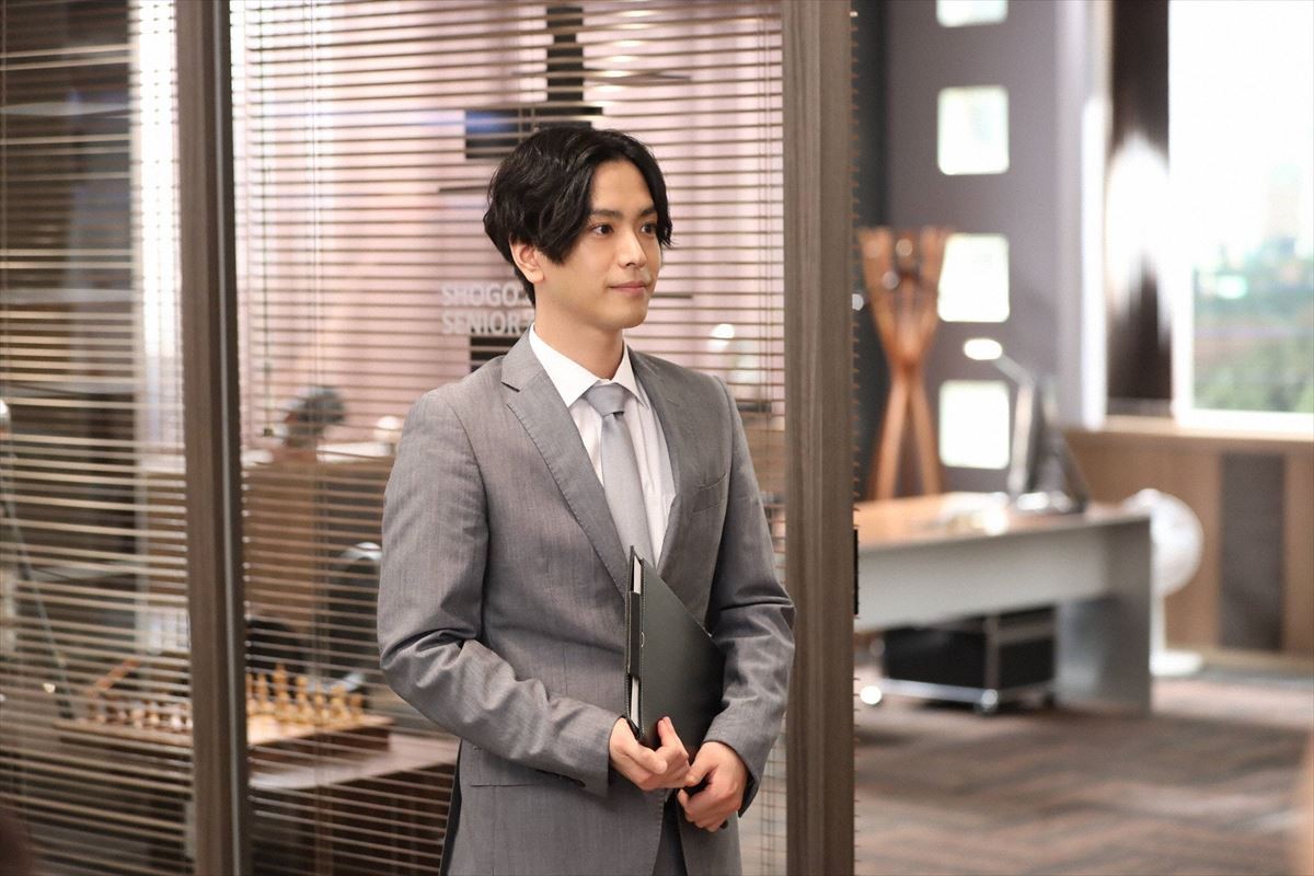 黒羽麻璃央、月9初出演 『SUITS／スーツ2』“甲斐”織田裕二の新しい秘書に