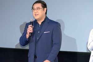 映画『コンフィデンスマンJP　プリンセス編』大ヒット御礼舞台あいさつに登場した小手伸也