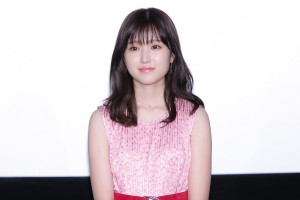 映画『思い、思われ、ふり、ふられ』初日舞台あいさつに登場した福本莉子