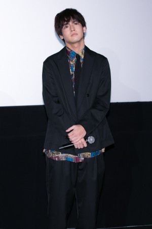 映画『思い、思われ、ふり、ふられ』初日舞台あいさつに登場した赤楚衛二