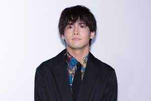 映画『思い、思われ、ふり、ふられ』初日舞台あいさつに登場した赤楚衛二