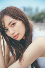 乃木坂46・梅澤美波1st写真集『夢の近く』より