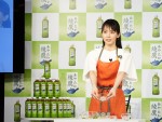 日本コカ・コーラ「綾鷹 豊かな食卓キャンペーン」PRイベントに登場した吉岡里帆