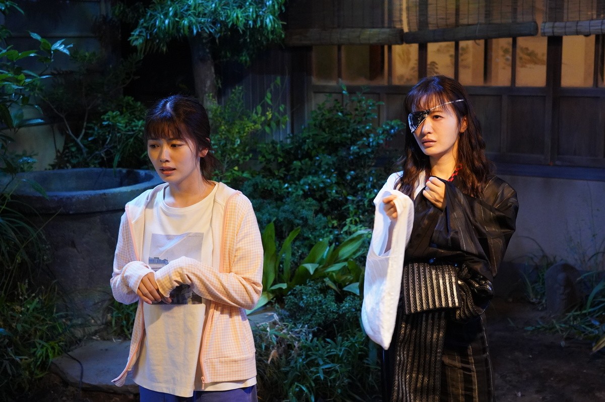 『妖怪シェアハウス』“お岩さん”松本まりか＆“のんべ”毎熊克哉のパリピぶりに反響「最高かよ」