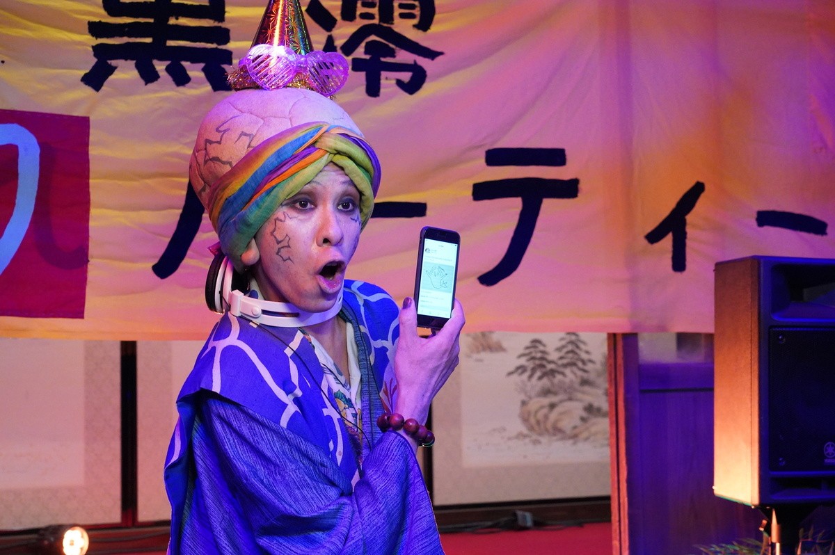 『妖怪シェアハウス』“お岩さん”松本まりか＆“のんべ”毎熊克哉のパリピぶりに反響「最高かよ」