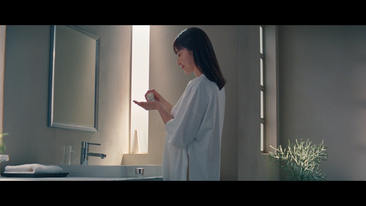 長澤まさみ、美肌輝くミューズに 「エリクシール」新CM公開