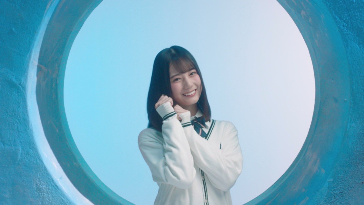 日向坂46「アザトカワイイ」MV解禁　“片思いハート”ポーズに注目