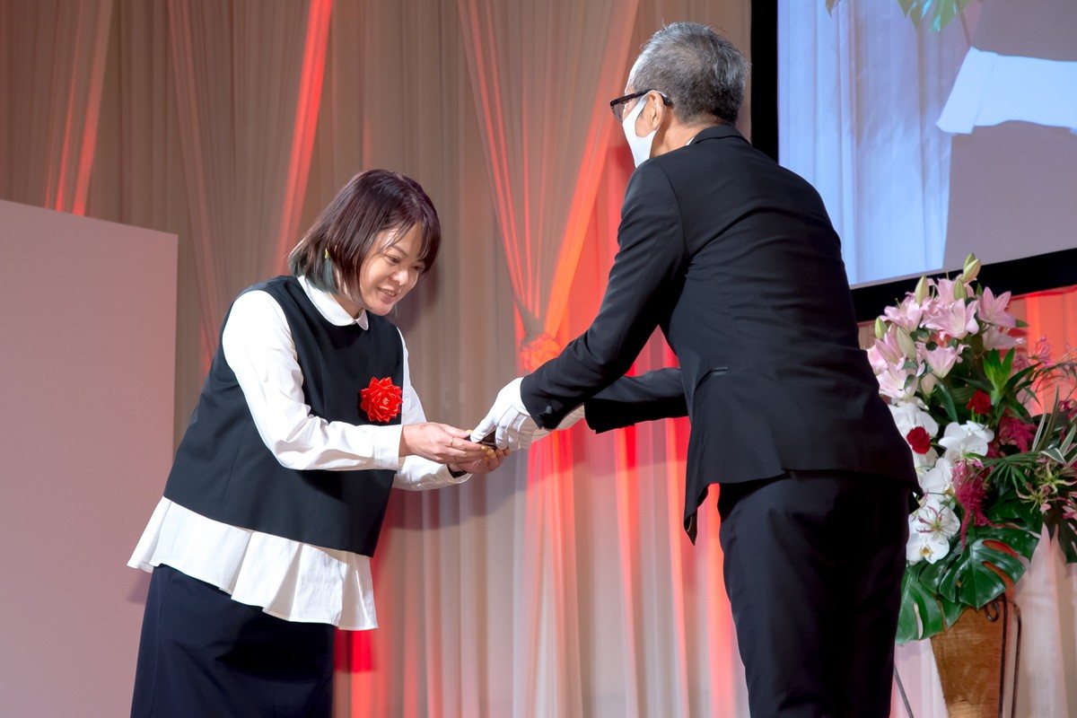 氷川きよし、 AMD理事長賞を受賞「新しい氷川きよしのドアを開けられたような気持ち」