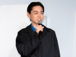 菅田将暉、映画『糸』初日舞台あいさつに登壇