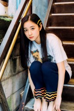 【写真】堀田真由、完全OFFモードで自然体ショット　川島小鳥氏が撮影
