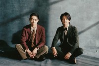 「サンキュー神様」でコラボする（左から）菅田将暉、中村倫也