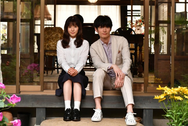 （左から）『おカネの切れ目が恋のはじまり』主演の松岡茉優、共演の三浦春馬さん