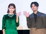 映画『妖怪人間ベラ』完成披露舞台あいさつに登場したemma、森崎ウィン