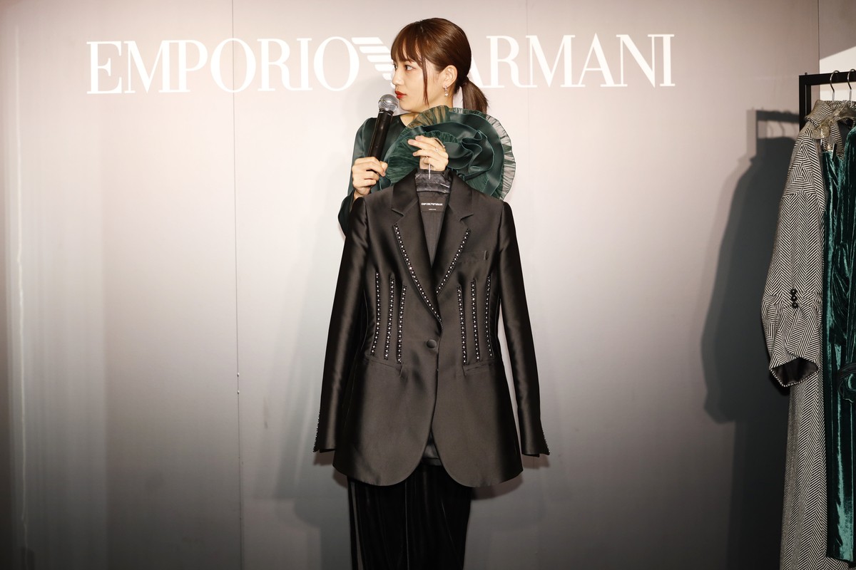 川口春奈、“自然体で強い女性”を表現 「エンポリオ アルマーニ」広告モデル就任