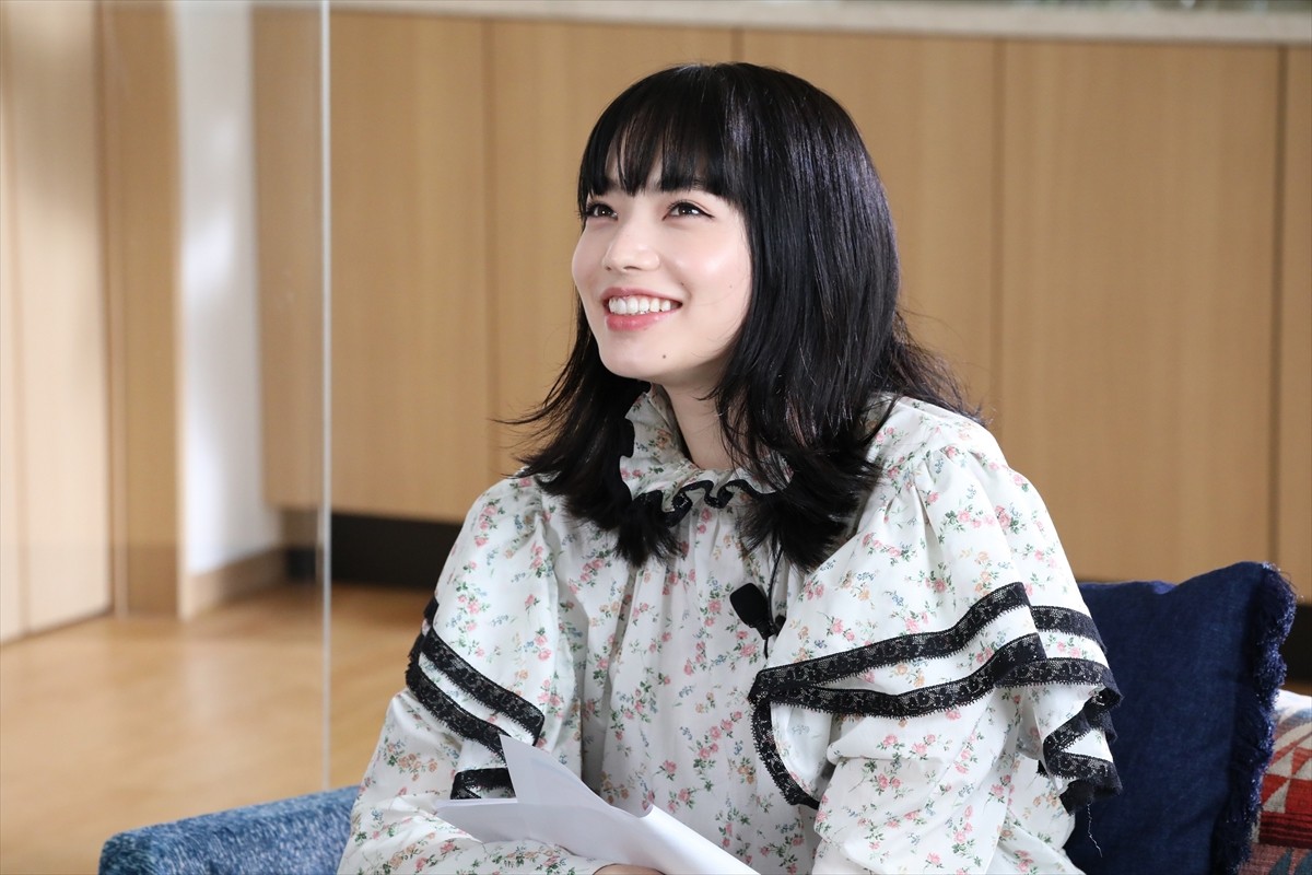 小松菜奈、フランス・パリでのまさかの再会に「待って、ここ東京じゃないよね」