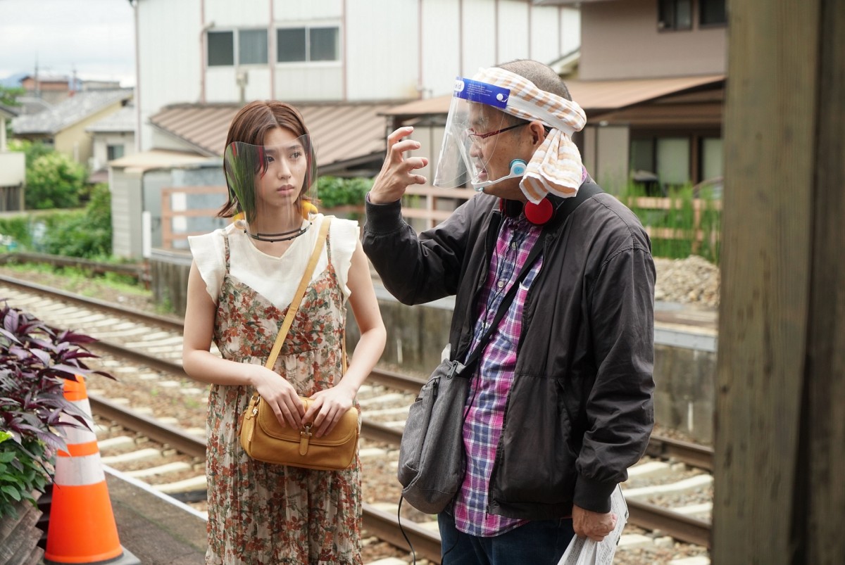 『恐怖新聞』初回、飛び降り女子高生＆“オーメンカット”　中田秀夫監督が明かすこだわりポイント