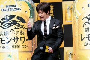 「麒麟特製レモンサワー」金賞受賞・シリーズ1億本突破記念イベントに登場した内村光良