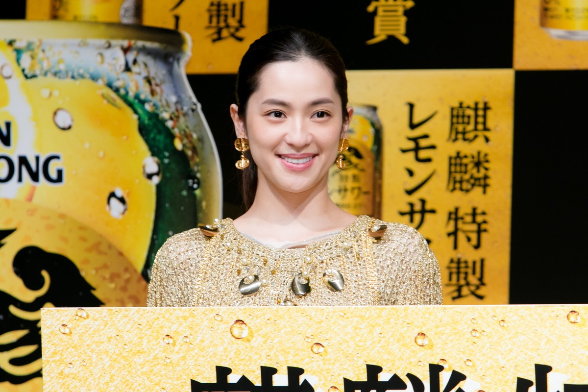生田斗真、結婚後初の公の場　愛犬トークで笑み