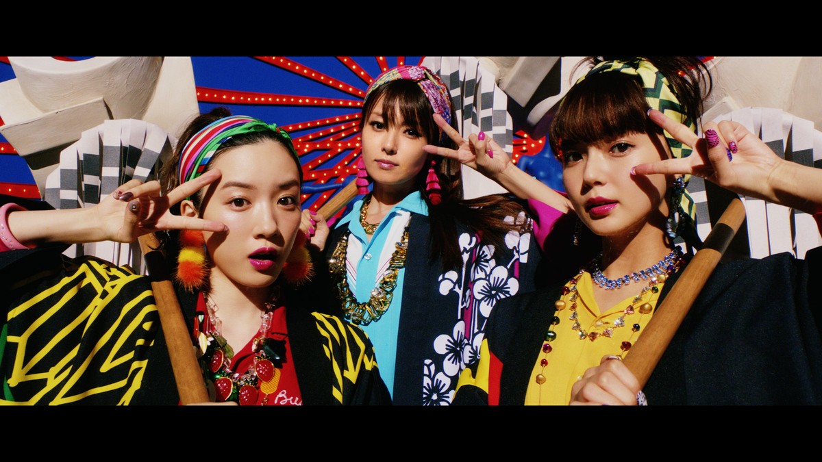 深田恭子×多部未華子×永野芽郁、ド派手衣装で「め組のひと」決めポーズ