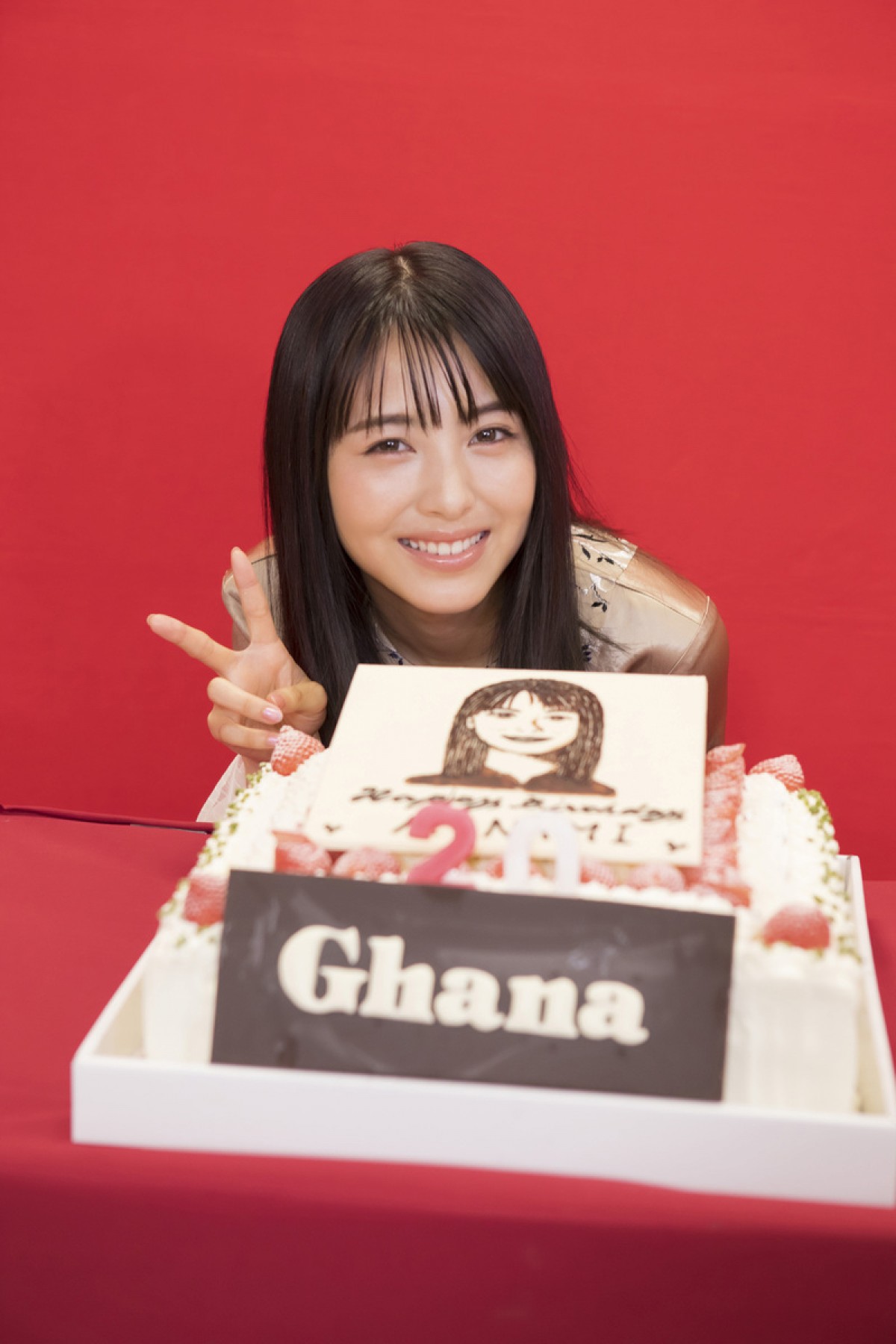 吉沢亮、浜辺美波の20歳誕生日を祝福「こんなにしっかりした人、見たことない」
