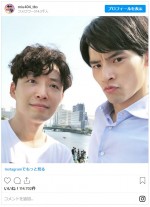 星野源＆岡田健史の2ショット　※『MIU404』公式インスタグラム