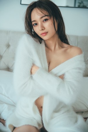 乃木坂46 梅澤美波 初ランジェリーカットを公開 写真集でしかお見せできない姿 年9月6日 1ページ目 エンタメ ニュース クランクイン