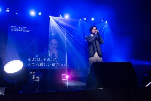 映画『夜明けを信じて。』公開前イベントで主題歌「ただ一人往く」を歌唱した田中宏明