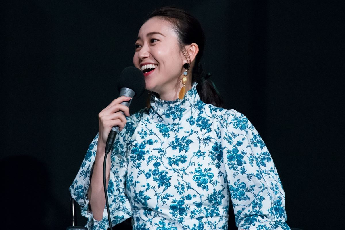 大島優子、嫌なことがあったときは「家で1人で叫んでます」 告白し赤面