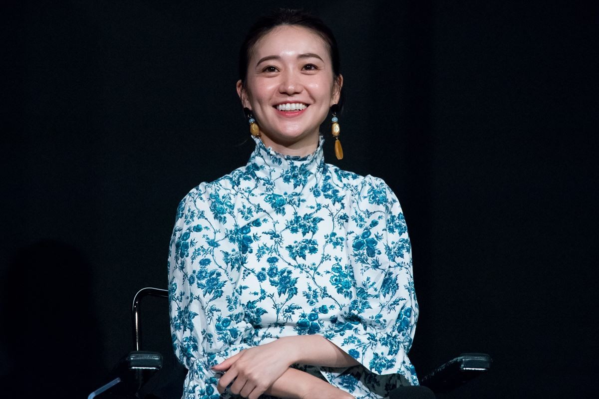 大島優子、嫌なことがあったときは「家で1人で叫んでます」 告白し赤面