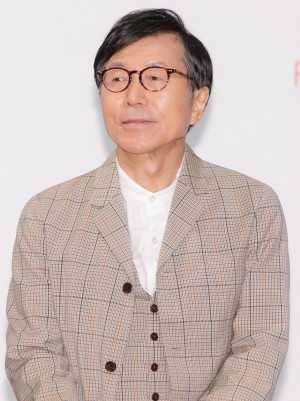 映画『浅田家！』完成報告会に登場した平田満