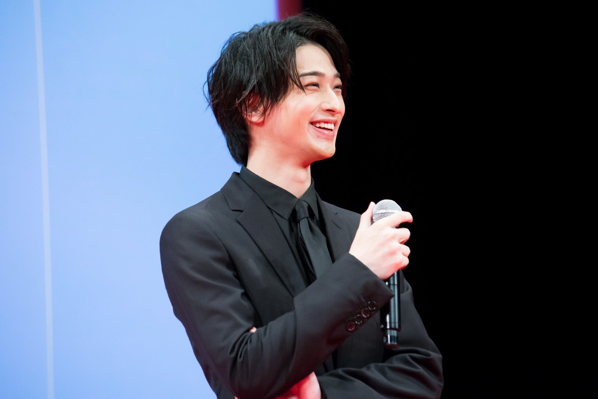 横浜流星、吉高由里子＆ファンからの誕生日サプライズに笑顔「ありがとうございます！」