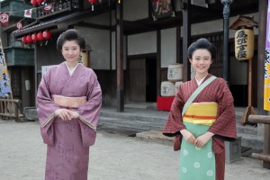 2020年度後期 連続テレビ小説『おちょやん』（左から）篠原涼子、杉咲花