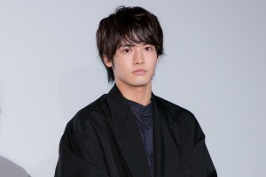 映画『映像研には手を出すな！』公開記念前夜祭舞台あいさつに登場した赤楚衛二