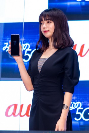 「UNLIMITED WORLD au 5G発表会 2020Autumn」に登場した池田エライザ