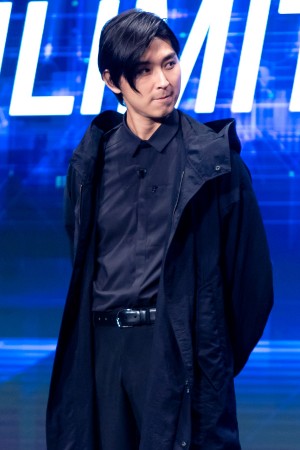 「UNLIMITED WORLD au 5G発表会 2020Autumn」に登場した松田翔太