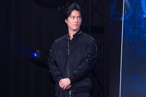 「UNLIMITED WORLD au 5G発表会 2020Autumn」に登場した桐谷健太