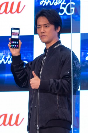 「UNLIMITED WORLD au 5G発表会 2020Autumn」に登場した桐谷健太