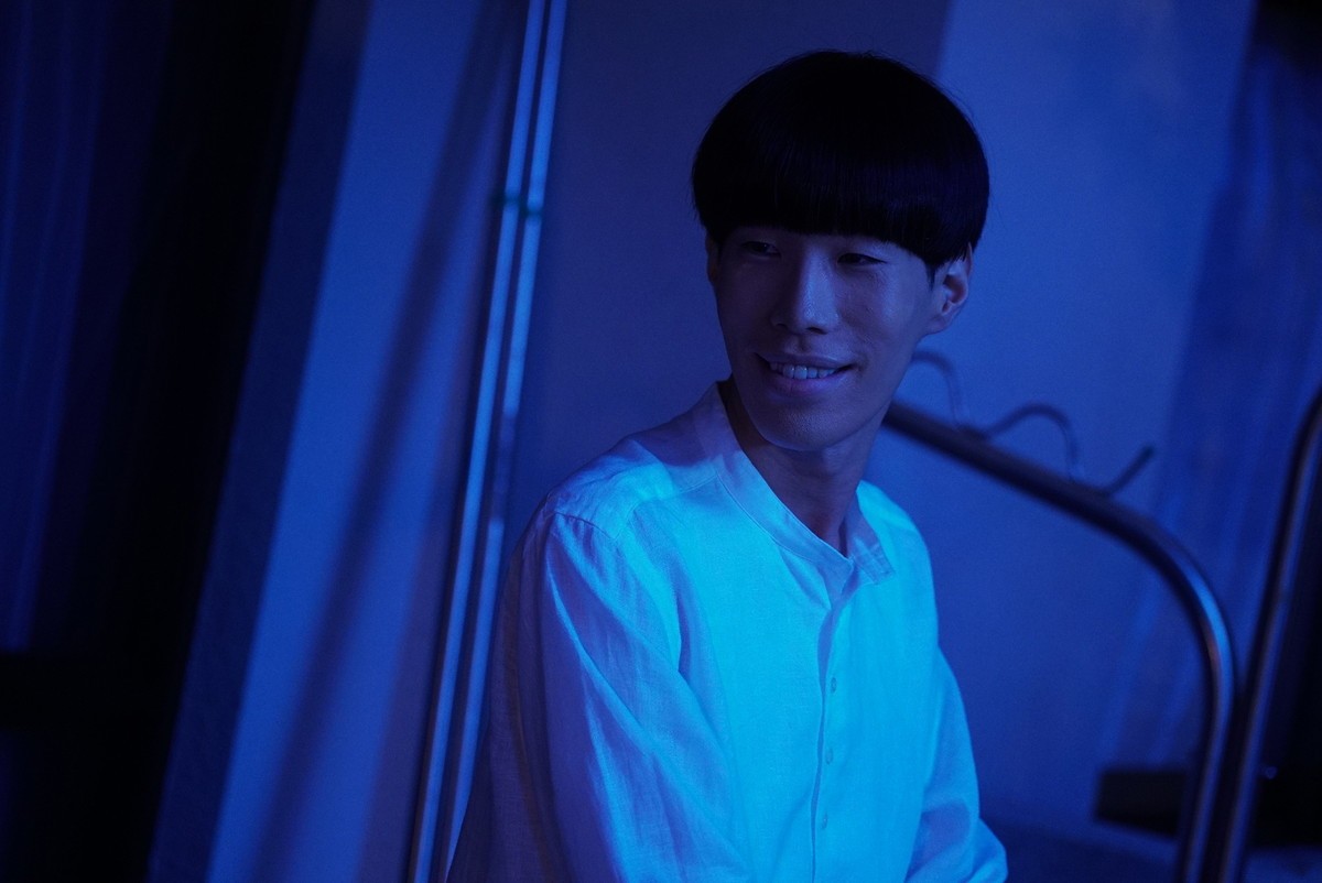 『恐怖新聞』鬼形礼役の坂口涼太郎、監督のイメージ通りの風貌で「おかっぱ頭も即決」