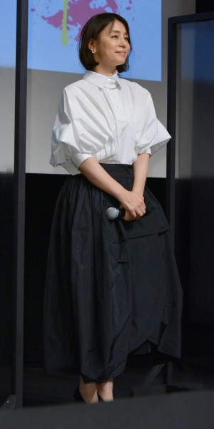 映画『望み』舞台あいさつ中継付き完成披露試写会に出席した石田ゆり子