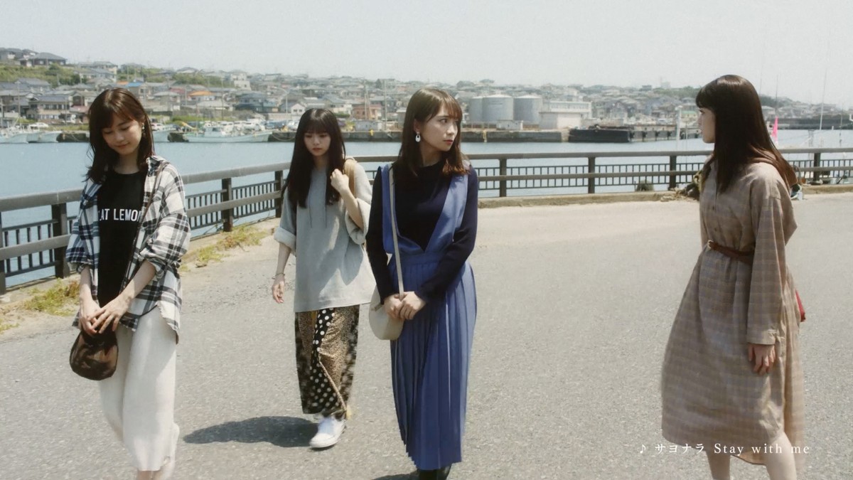 乃木坂46・齊藤飛鳥、秋元真夏ら、電車内でじゃんけんする姿も！ “心がハズむ”CMカット公開