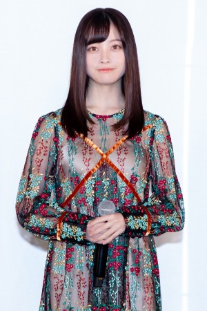 映画『小説の神様 君としか描けない物語』イベントに登場した橋本環奈