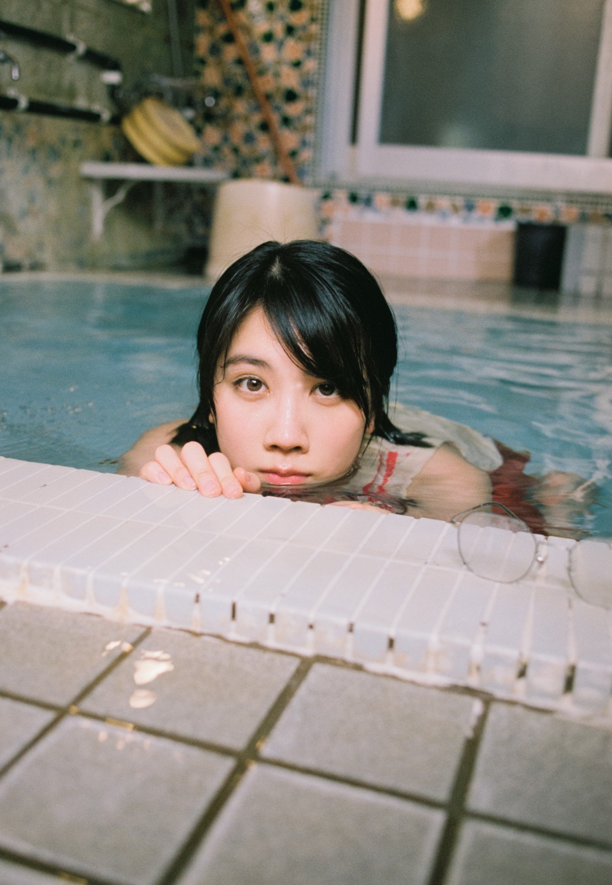 松本穂香が温泉でリラックス “小旅行”気分のミニ写真集