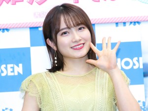 写真集『Crossroads』発売記念イベントに登場したモーニング娘。’20・森戸知沙希