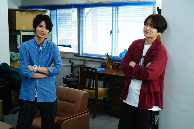 シンドラ『バベル九朔』で共演する菊池風磨&高地優吾、現場での2ショット