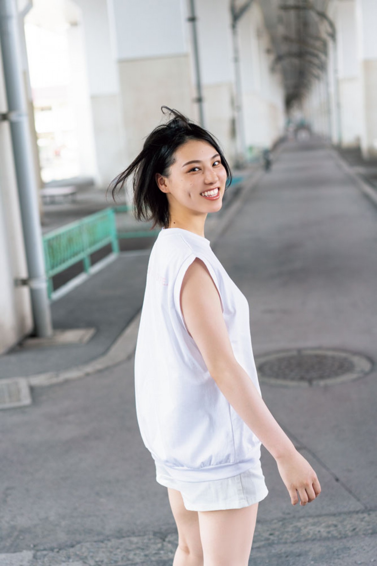 乃木坂46・岩本蓮加＆大園桃子、リラックス感あふれるグラビア　2人で“初表紙” 