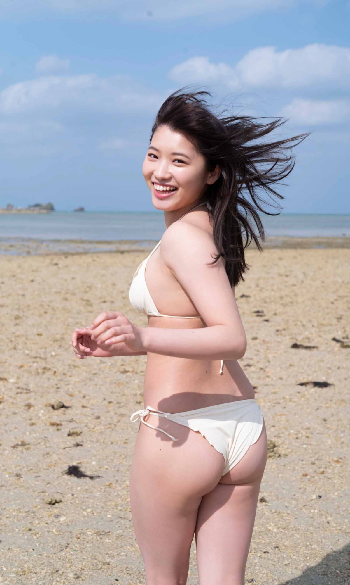 「制コレ18」古田愛理、17歳の“美少女” 愛くるしいビキニショット